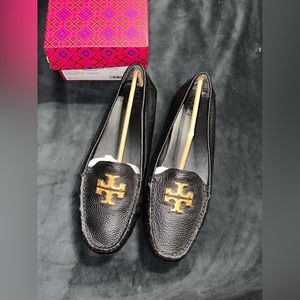 Tory Burch Everly Driver Pebble Leather Flat Shoe